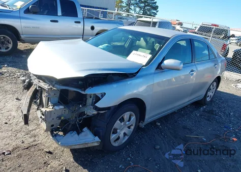 2007 Toyota Camry Le z USA, uszkodzony, nr VIN 4T1BE46K47U069931